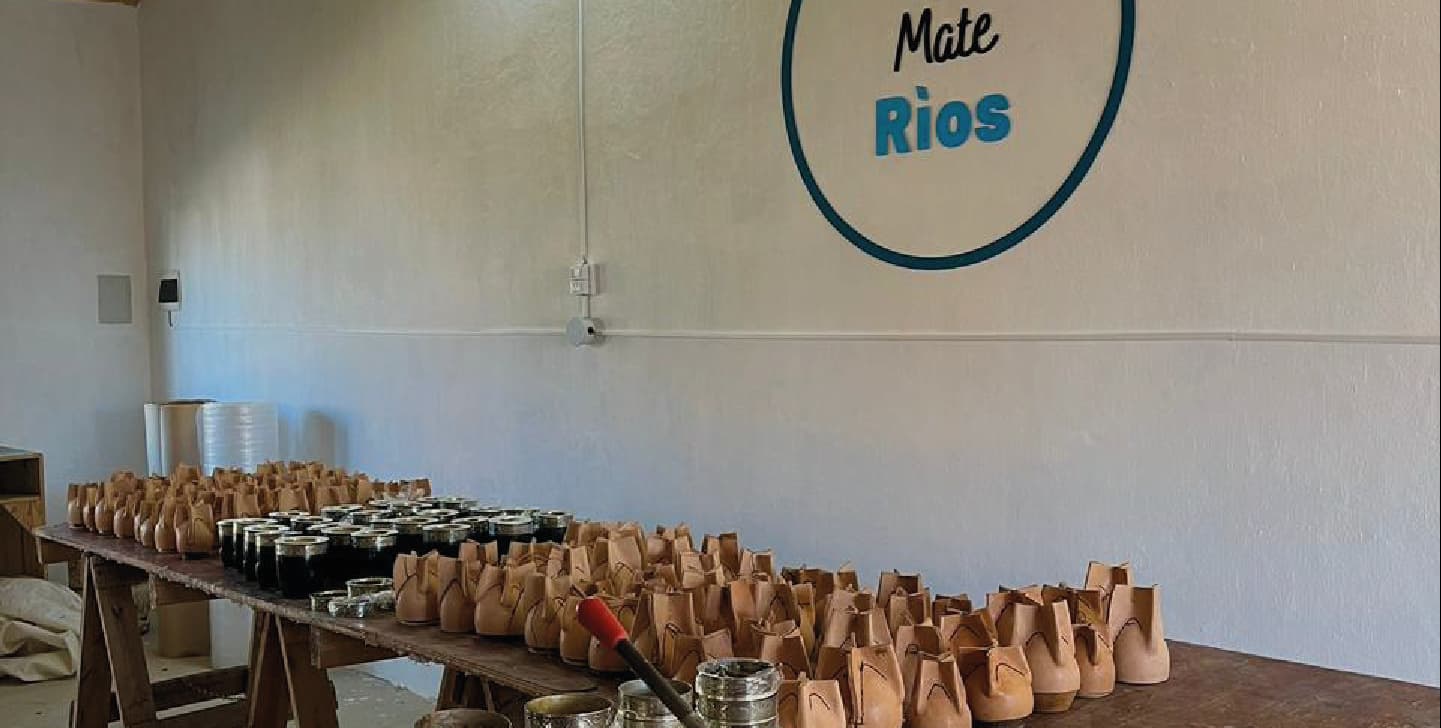 Mates sobre mesa del taller